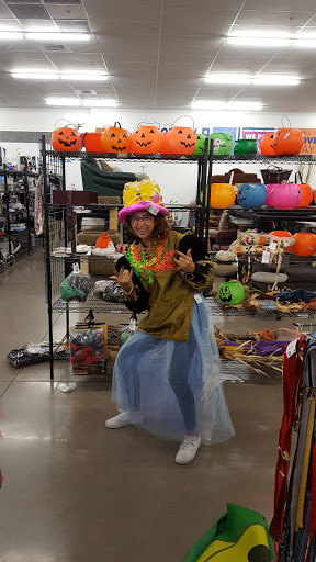 Thrift Store «Higley & Queen Creek Goodwill Retail Store & Donation Center», reviews and photos, 4570 S Higley Rd, Gilbert, AZ 85297, USA