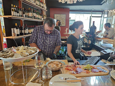 Wine Bar by Vignobles et Châteaux à Saint-Émilion