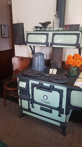 Historical Landmark «Mabel Hartzell Home», reviews and photos, 840 N Park Ave, Alliance, OH 44601, USA