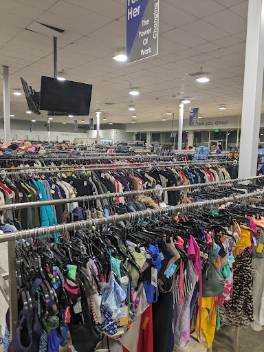 Thrift Store «Goodwill of Silicon Valley», reviews and photos, 845 1st St, Gilroy, CA 95020, USA