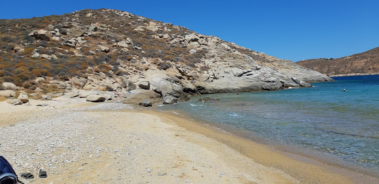 Paralia Karavi