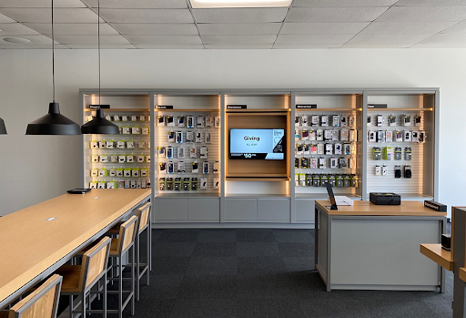 Cell Phone Store «Verizon Authorized Retailer, TCC», reviews and photos, 1040 IN-229 a, Batesville, IN 47006, USA