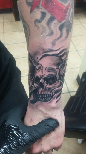 Tattoo Shop «BOUND BY INK TATTOO STUDIO», reviews and photos, 7640 Airline Dr, Houston, TX 77037, USA