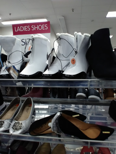 Clothing Store «Burlington Coat Factory», reviews and photos, 100 W Kemper Rd, Springdale, OH 45246, USA