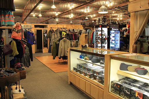 Snowboard Shop «Peak Ski & Snowboard Center», reviews and photos, 640 Center Rd, Pittsburgh, PA 15239, USA