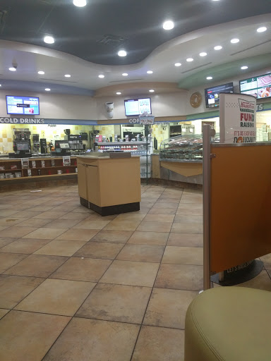 Bakery «Krispy Kreme Doughnuts», reviews and photos, 1400 McFarland Blvd E, Tuscaloosa, AL 35405, USA