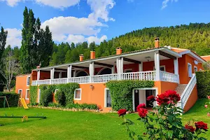 HOTEL RESTAURANTE Val de Pinares. image