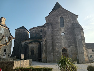 Place de la Prévôté à Saint-Robert