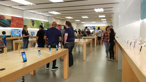 Computer Store «Apple Irvine Spectrum Center», reviews and photos, 763 Spectrum Center Dr, Irvine, CA 92618, USA