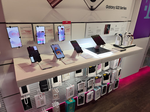 Cell Phone Store «T-Mobile», reviews and photos, 612 Sleater Kinney Rd SE, Lacey, WA 98503, USA
