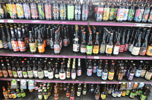 Liquor Store «Esplanade Wine & Spirits», reviews and photos, 2948 W Euclid Ave, Arlington Heights, IL 60005, USA