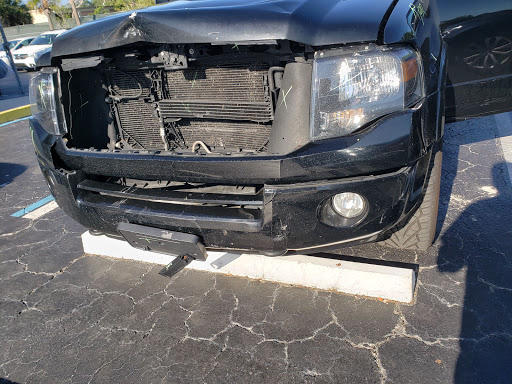 Auto Body Shop «Gerber Collision & Glass», reviews and photos, 4824 Market Ave, Naples, FL 34104, USA