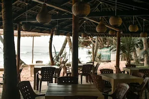 Dream Cabana - Rooms, Restaurant, Rope Swing image
