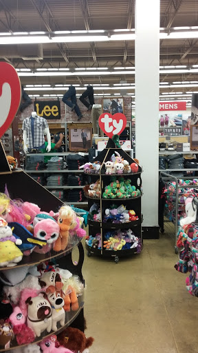 Outlet Store «VF Outlet», reviews and photos, 15501 S Apopka Vineland Rd, Orlando, FL 32821, USA