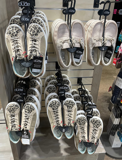 Gift Shop «Under the Carolina Moon», reviews and photos, 141 Patchwork Row, Easley, SC 29640, USA