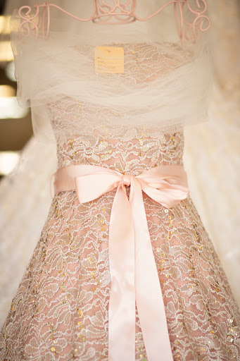 Thrift Store «Snowline Hospice Thrift Store Folsom», reviews and photos, 616 E Bidwell St, Folsom, CA 95630, USA