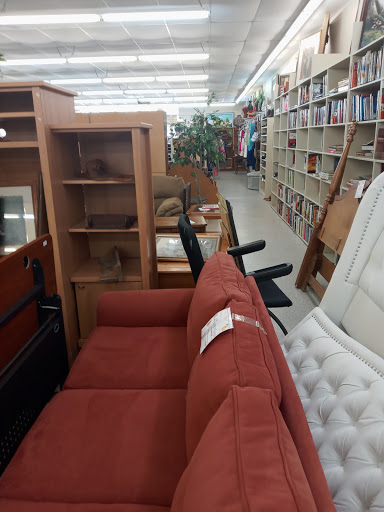 Thrift Store «Gulfside Hospice Thrift Shoppe», reviews and photos, 36524 FL-54, Zephyrhills, FL 33542, USA