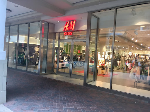 Clothing Store «H&M», reviews and photos, 11800 W Broad St # 1012, Richmond, VA 23233, USA