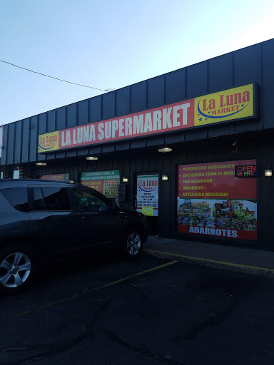 Grocery Store «La Misma Luna Supermarket», reviews and photos, 2901-2977 London Rd, Eau Claire, WI 54701, USA