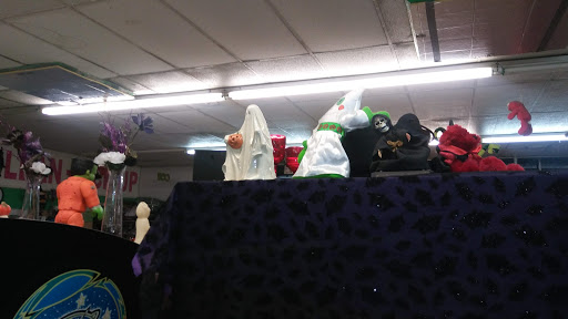 Laundromat «Tubs & Tumbler Coin Laundry & Dry Cleaning Service», reviews and photos, 3680 Elizabeth St, Wayne, MI 48184, USA