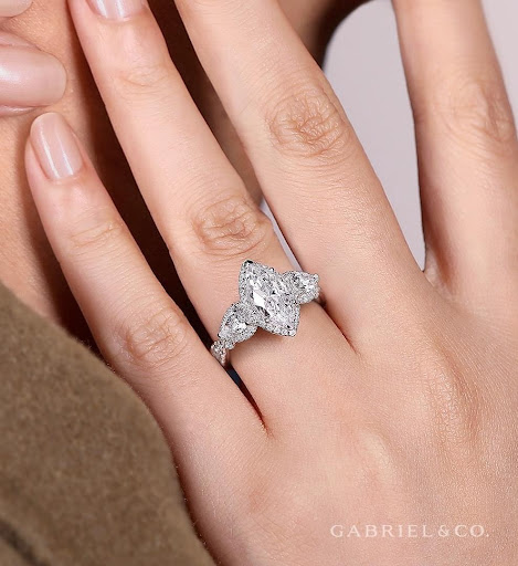 Jewelry Store «SVS Fine Jewelry», reviews and photos, 3323 Long Beach Rd, Oceanside, NY 11572, USA