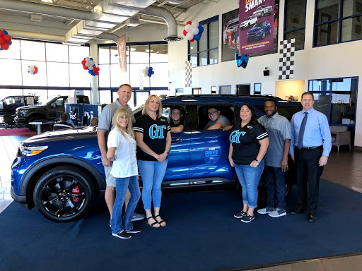 Ford Dealer «Raceway Ford», reviews and photos, 5900 Sycamore Canyon Blvd, Riverside, CA 92507, USA