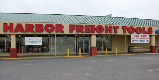 Harbor Freight Tools, 2487 S Seneca St, Wichita, KS 67217, USA, 