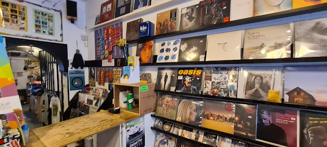 Reviews of Diverse Vinyl in Newport - Music store