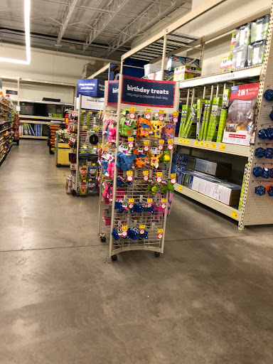 Pet Supply Store «PetSmart», reviews and photos, 650 Commerce Blvd, Scranton, PA 18519, USA