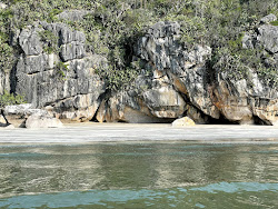 Wat Thung Noi Stone Beach'in fotoğrafı düz bir kıyı şeridi ile birlikte