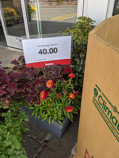 Supermarket «Hy-Vee», reviews and photos, 901 S 4th St, Clinton, IA 52732, USA