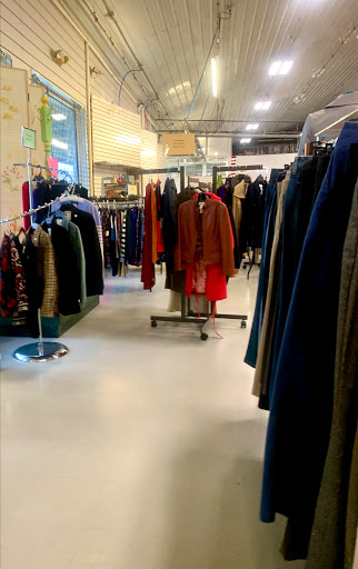 Thrift Store «Second Impressions Upscale Thrift Store», reviews and photos, 3750 S Westnedge Ave, Kalamazoo, MI 49008, USA