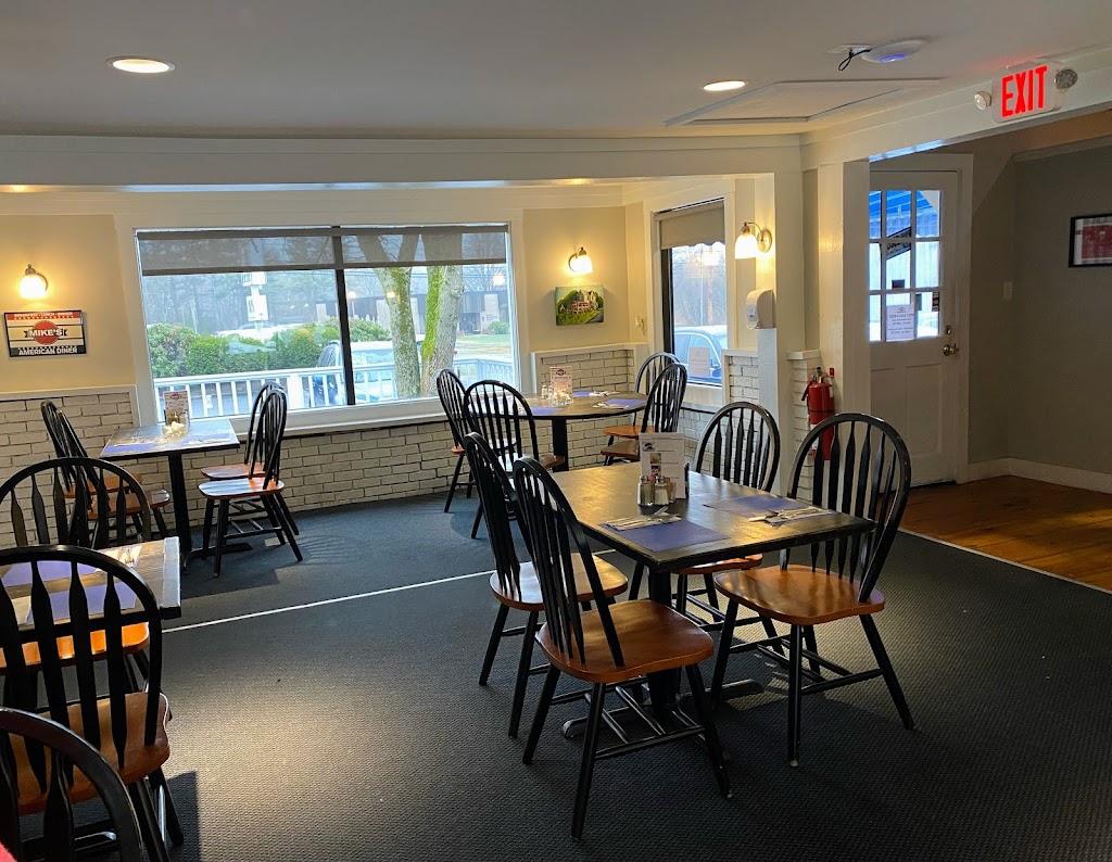 Mike's American Diner 04046