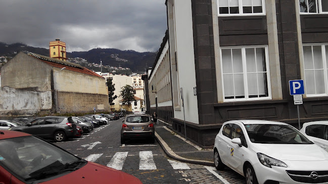 Comentários e avaliações sobre o Palácio da Justiça do Funchal