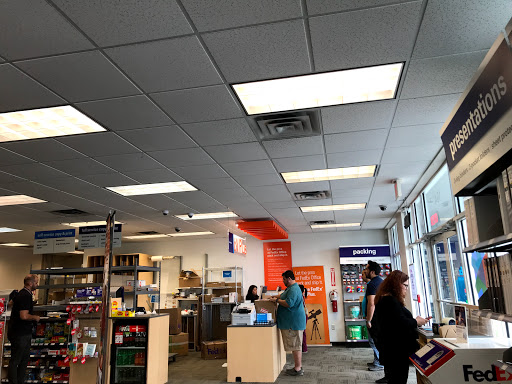 Print Shop «FedEx Office Print & Ship Center», reviews and photos, 1450 NW 87th Ave, Doral, FL 33172, USA