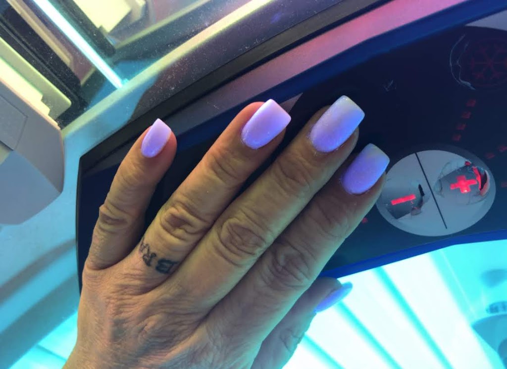 Lovely Nails 32643