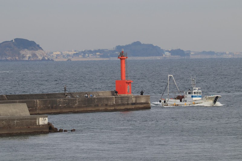 伊良湖港 赤灯台