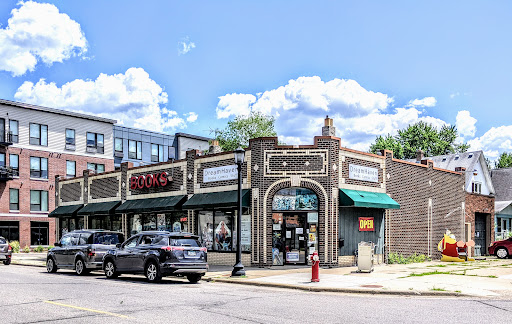 Book Store «DreamHaven Books & Comics», reviews and photos, 2301 E 38th St, Minneapolis, MN 55406, USA