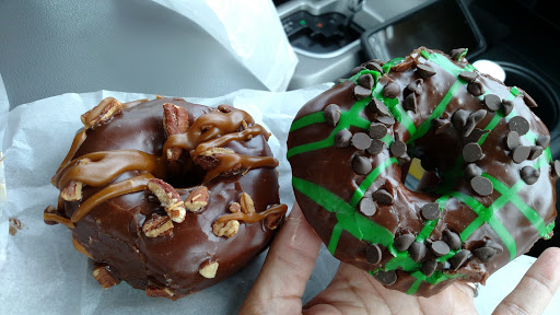 Donut Shop «Wake N Bake Donuts - Carolina Beach», reviews and photos, 1401 N Lake Park Blvd Suite 46, Carolina Beach, NC 28428, USA