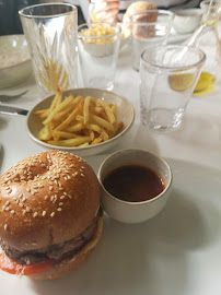 Hamburger du Restaurant français Le Chardenoux Cyril Lignac à Paris - n°18
