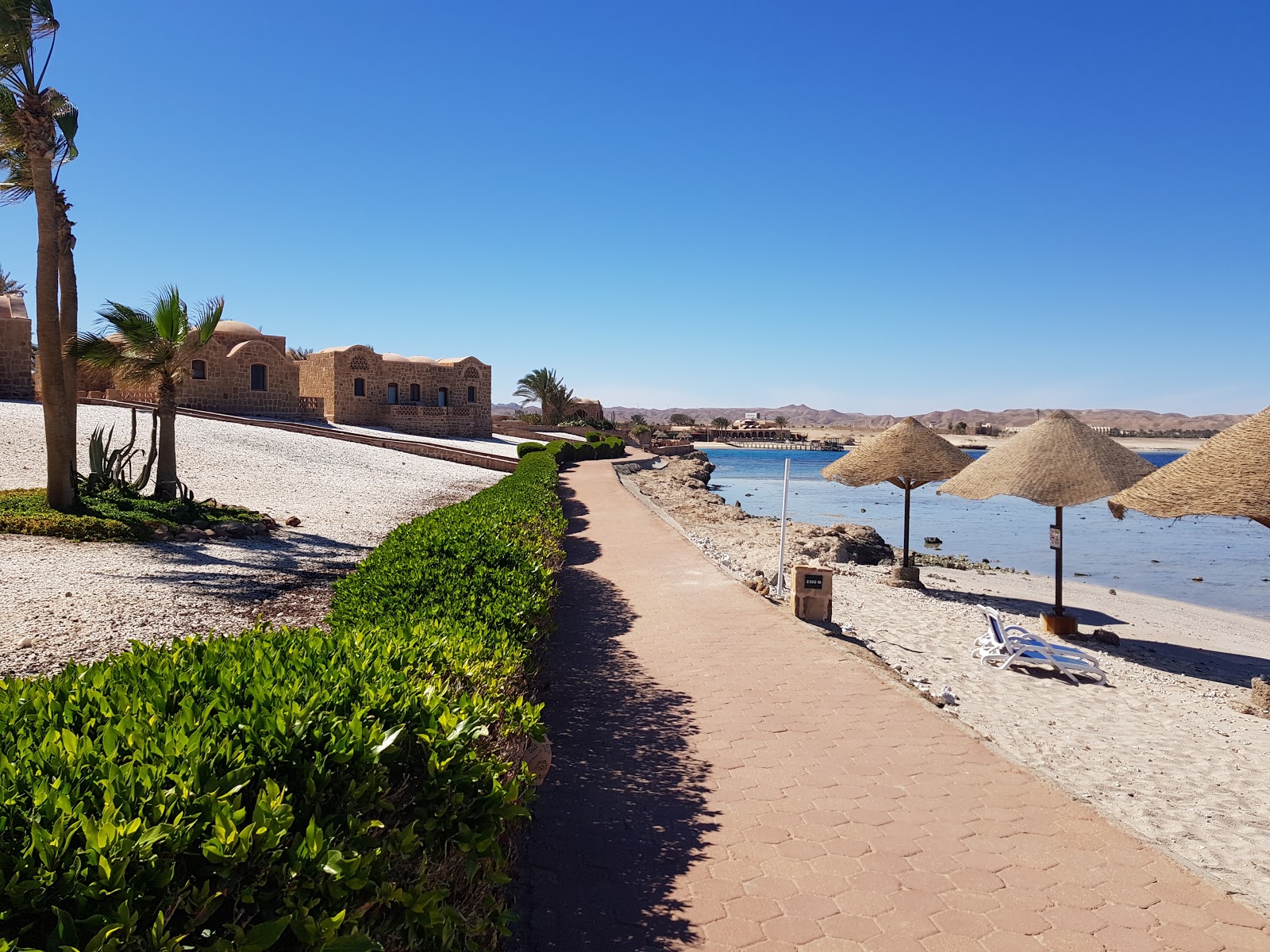 Fotografie cu Plaja Movenpick Resort El Quseir și peisajul său frumos