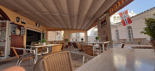 Café La Vida - Danish restaurant - C. José Cubero Yiyo, 1, 29640 Fuengirola, Málaga, Spain