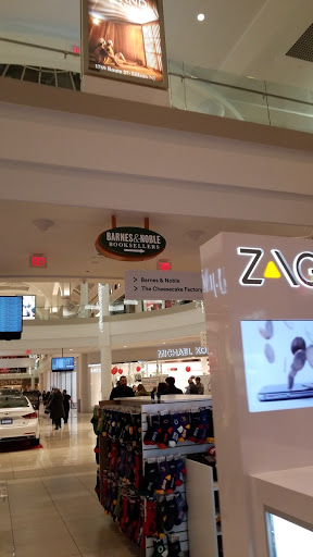 Shopping Mall «Menlo Park Mall», reviews and photos, 55 Parsonage Rd, Edison, NJ 08837, USA