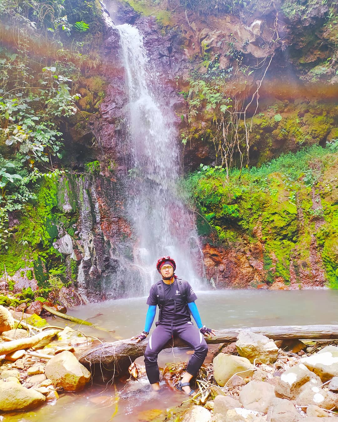 Wisata Alam Pinus Ciherang (Curug Ciherang)