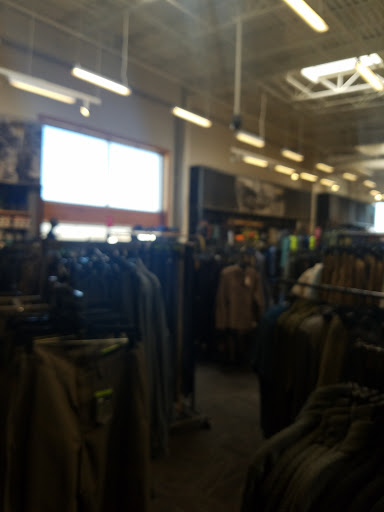 Camping Store «REI», reviews and photos, 15200 Potomac Town Pl #140, Woodbridge, VA 22191, USA