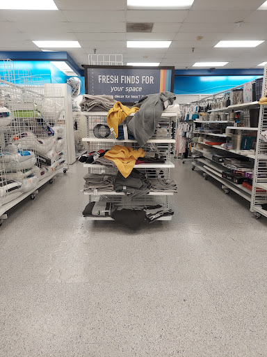 Clothing Store «Ross Dress for Less», reviews and photos, 13300 S Cleveland Ave, Fort Myers, FL 33907, USA