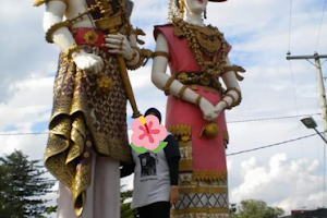 Tugu Pengantin Lampung image