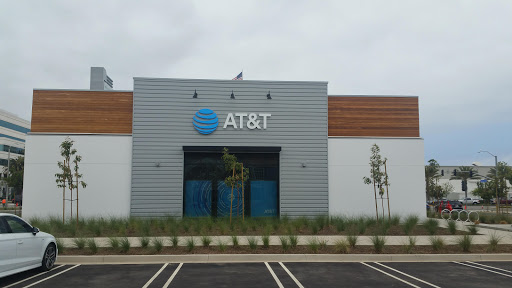 AT&T, 17500 Bloomfield Ave a, Cerritos, CA 90703, USA, 