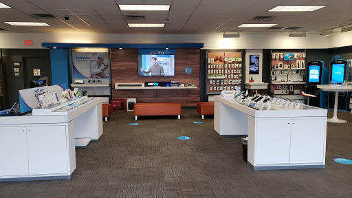 Cell Phone Store «AT&T», reviews and photos, 709 Lewis And Clark Parkway, Clarksville, IN 47129, USA