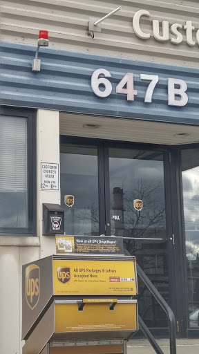 Shipping and Mailing Service «UPS Customer Center», reviews and photos, 647 Summer St B, Boston, MA 02210, USA